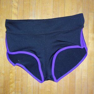 Pivotstar Chica Bomb sexy cheeky hot short roller derby black purple skate